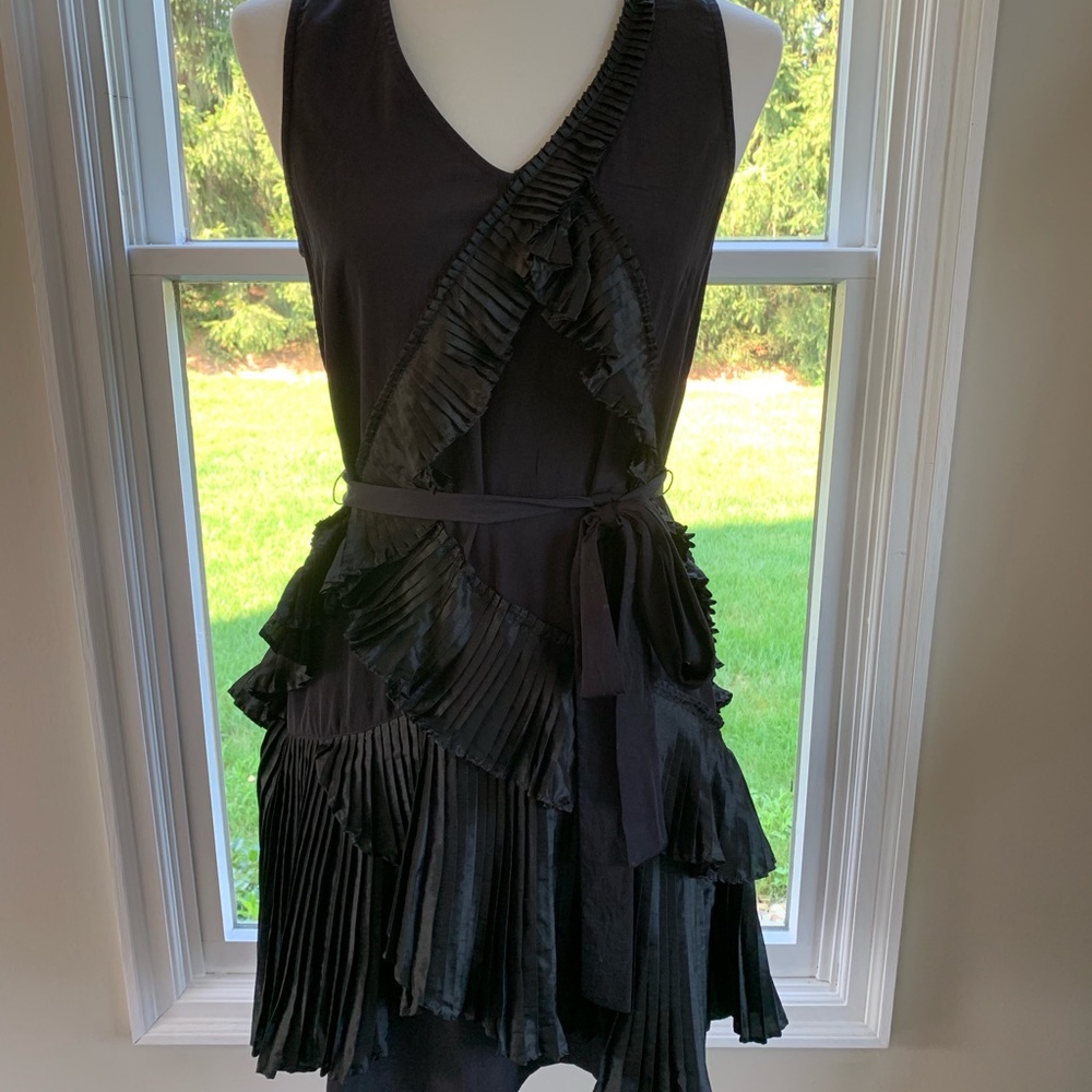 GAP Ruffle Dress - Picture 2 of 4